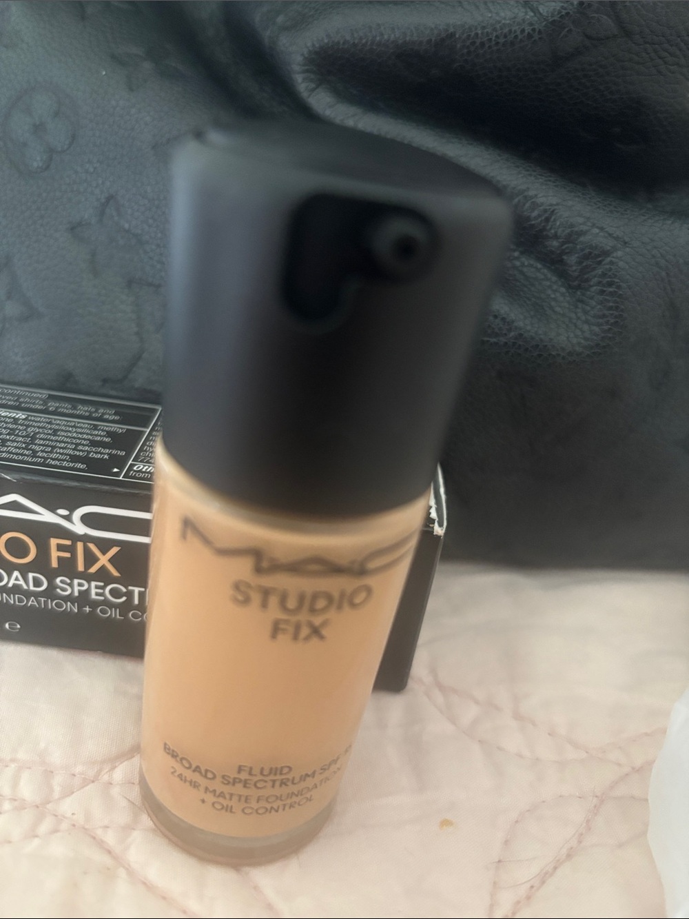MAC Cosmetics Studio Fix Fluid Foundation NC25 - Picture 3 of 3